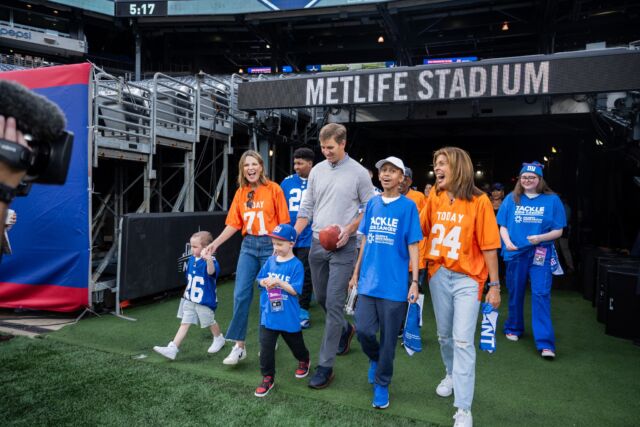 Tackle Kids Cancer - Spread love, the Giants way - and Tackle Kids